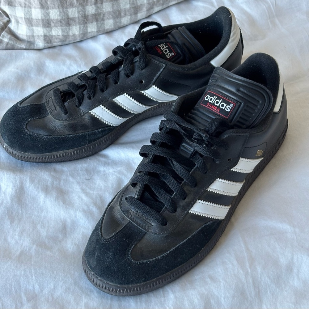 Black Sambas - Picture 2 of 3